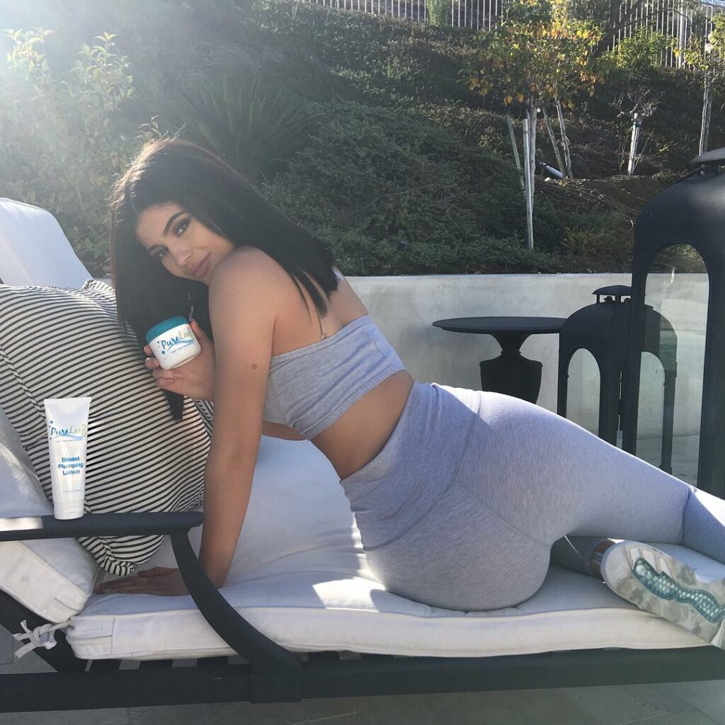 Kylie Jenner: #ad I have the perfect Valentines suggestion for you guys! @PureLeef products ha… #ad I have the perfect Valentines suggestion for you guys! @PureLeef products ha...
