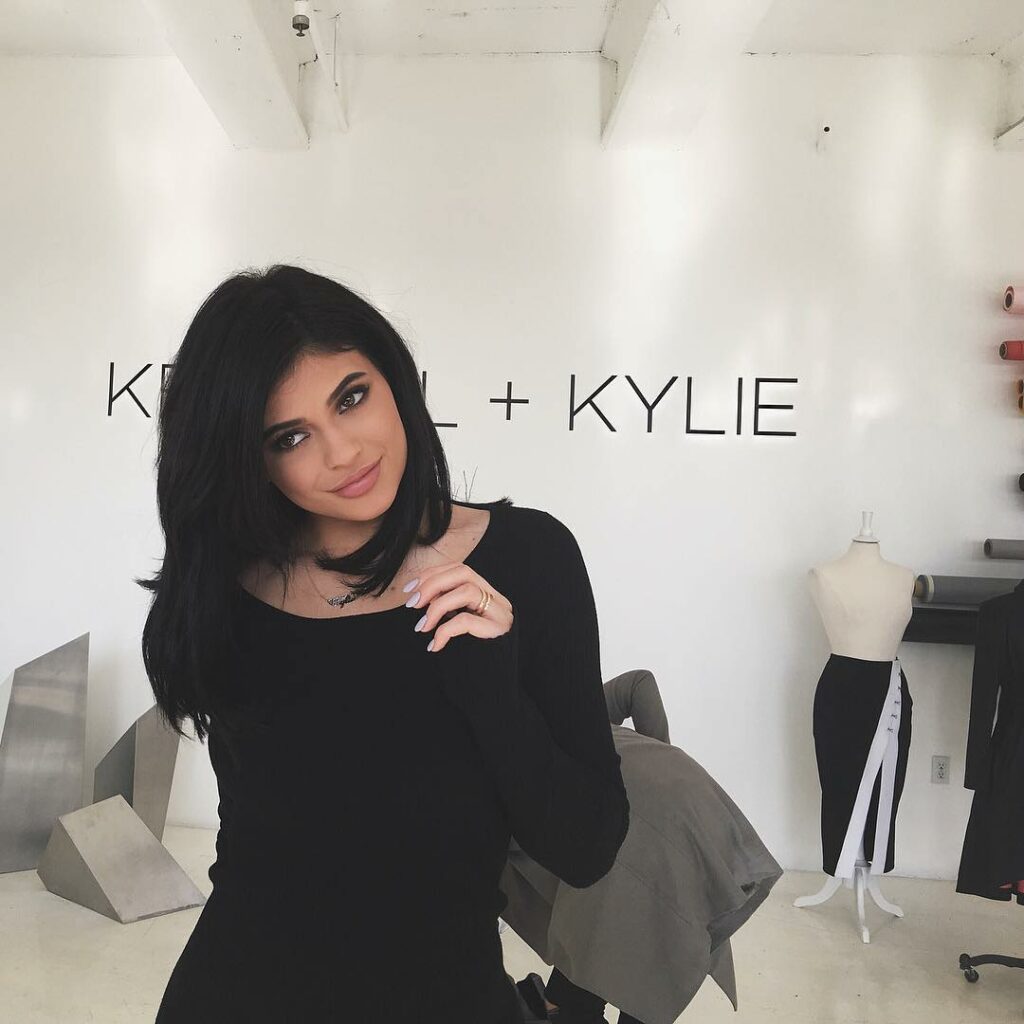 @kendallandkylie ...