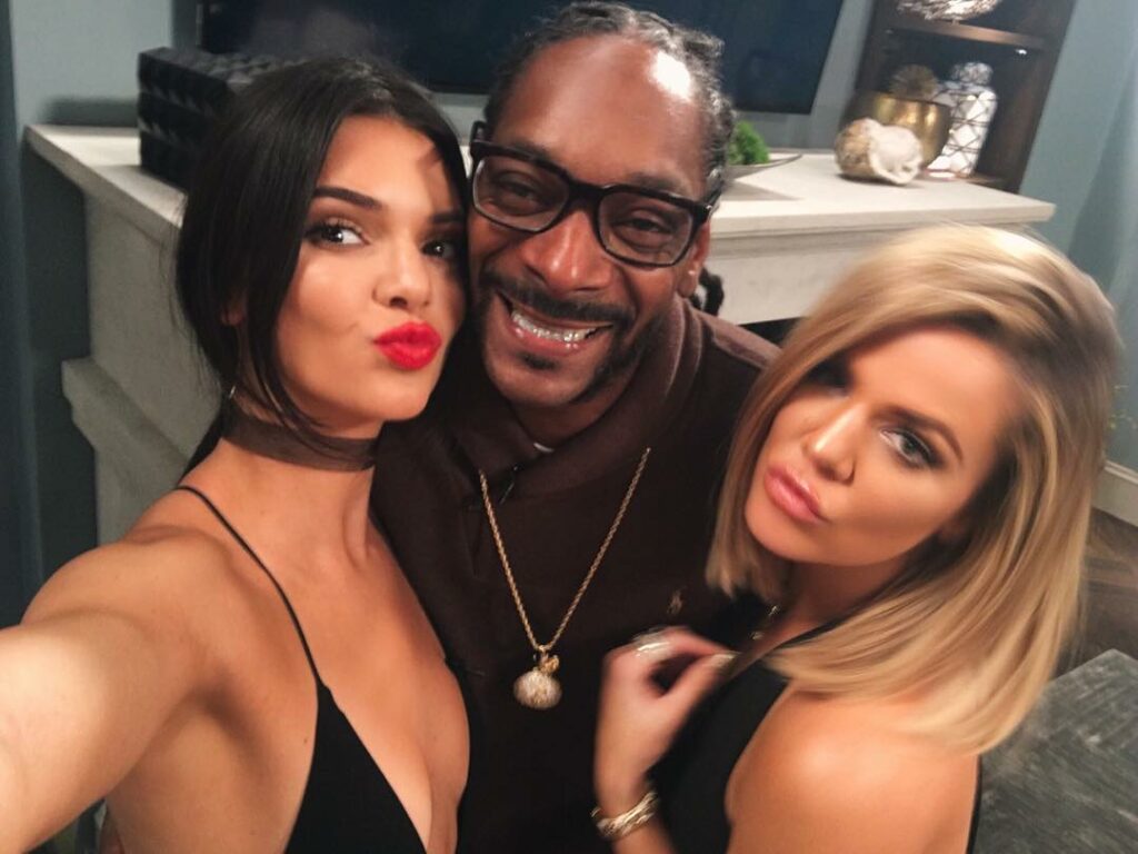 Got Uncle @snoopdogg on #KocktailsWithKhloe  This weds on FYI ...