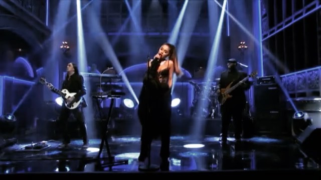 #DangerousWoman out now ♡ link in bio...