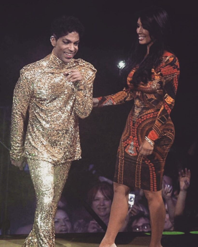 I will always remember this moment with one of my favorite artists! I was so sta...