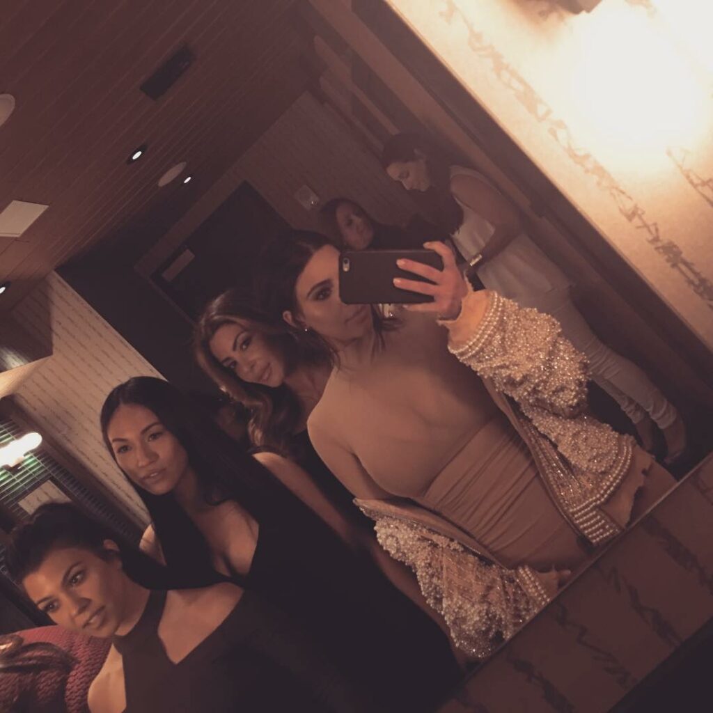 bathroom break #GrootWedding...