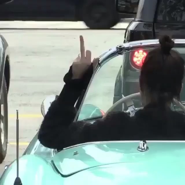 Lmaooo no mercy @kendalljenner...