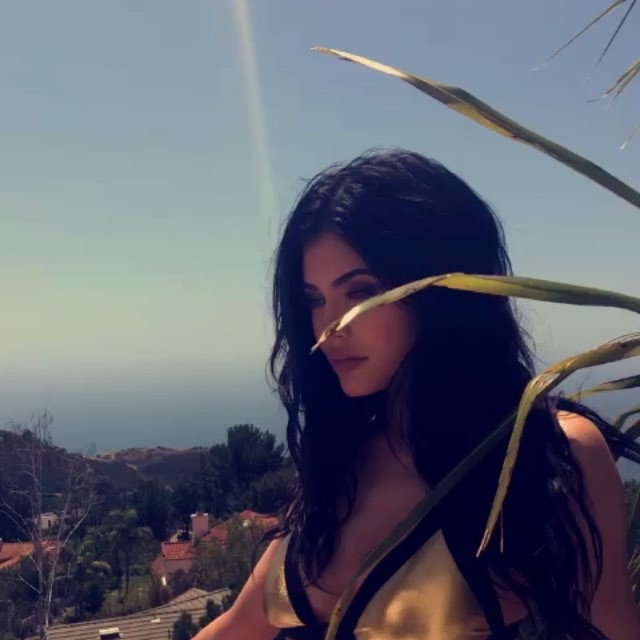 bikini sneak peeks on my snapchat: Kylizzlemynizzl...