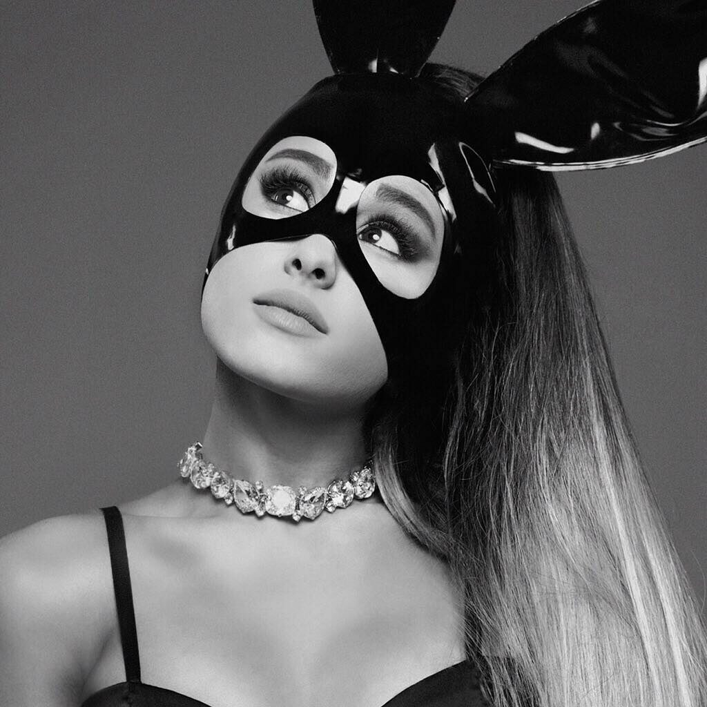 been here all night ....  #6daystilDangerousWoman ♡ ♡...