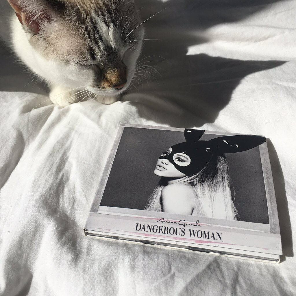 ♡!!! @target has a special version of the album with different cover art + 2 ext...