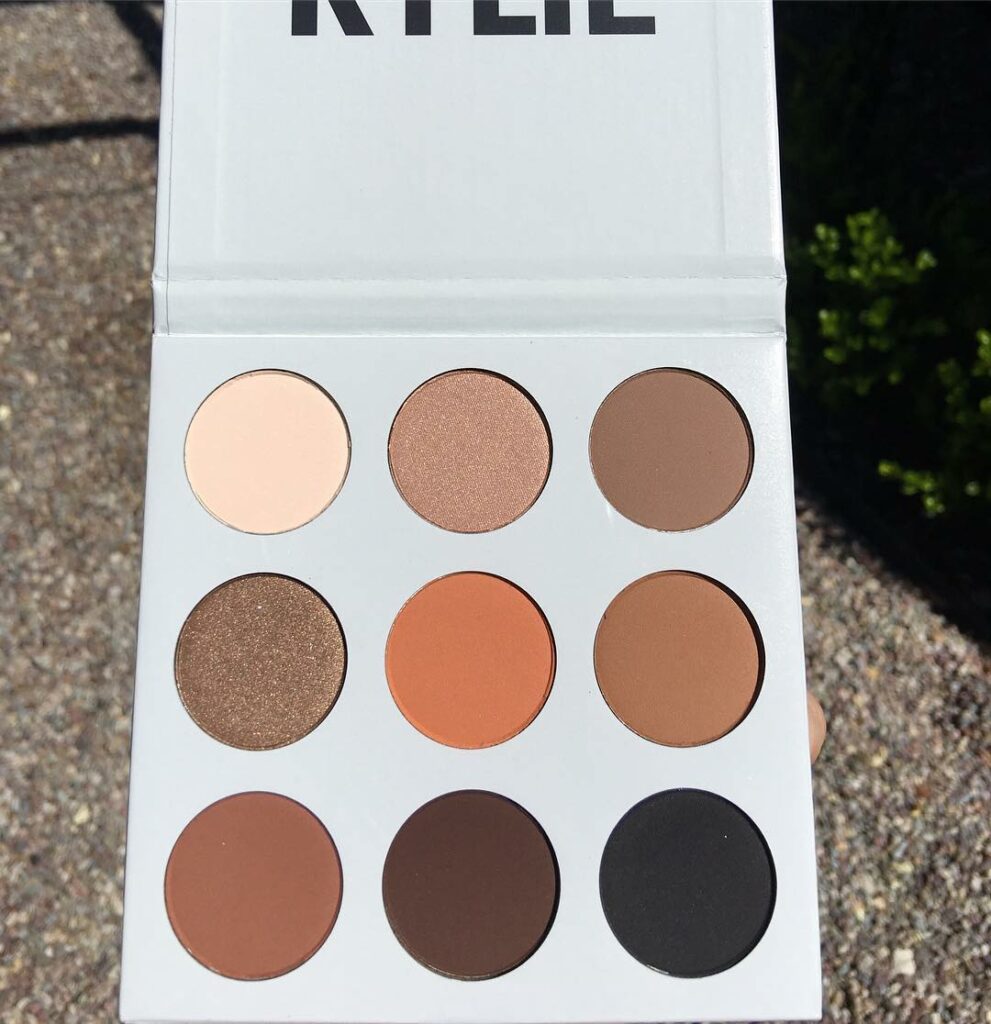 OMGGGGGG my kyshadow palette sold out in 1 minute!!!!!!!! This is crazy!!! Thank...