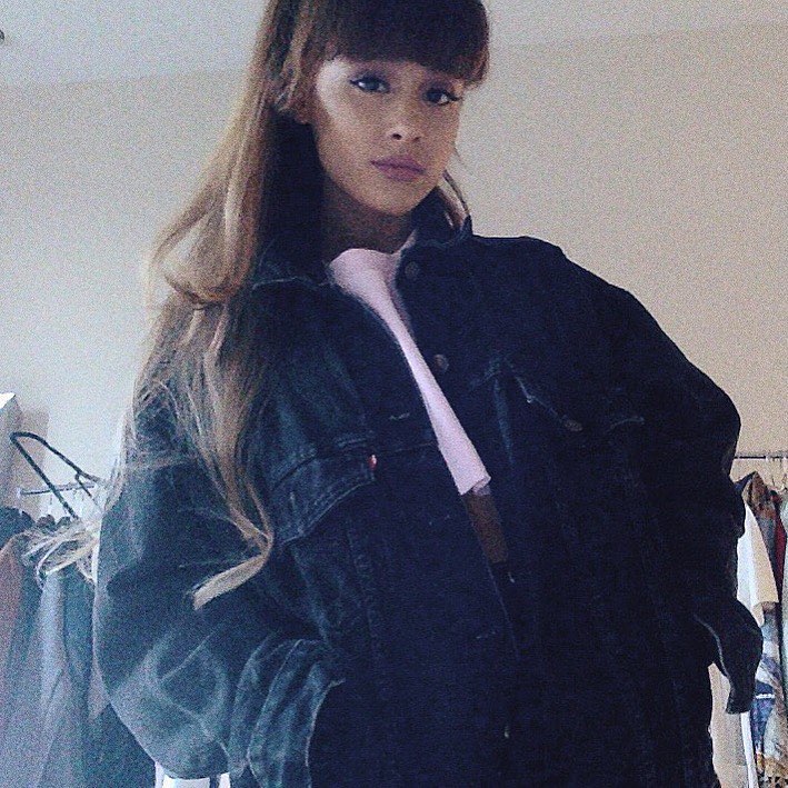 ariana pequeña...