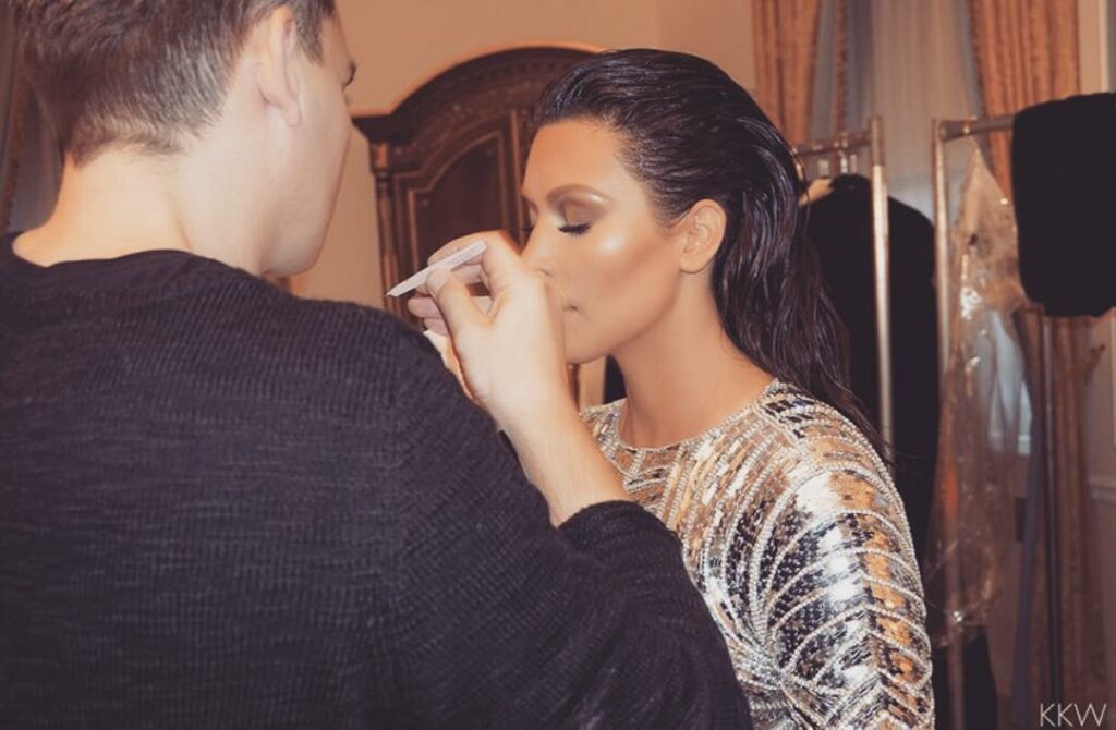 Dubai are you ready!?!? @makeupbymario & I are coming for a Master Class October...