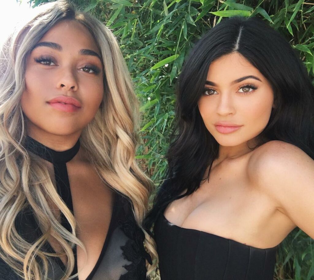 With @jordynwoods on set ...