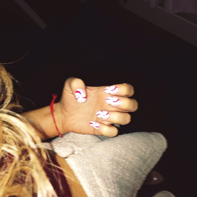 Jingle Moments by @stephstonenails ...