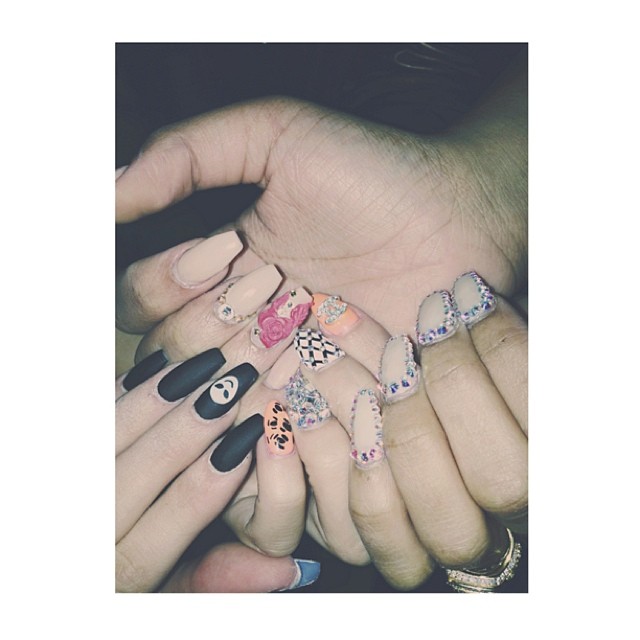 nail day @jordynwoods @queenpee @blacchyna...