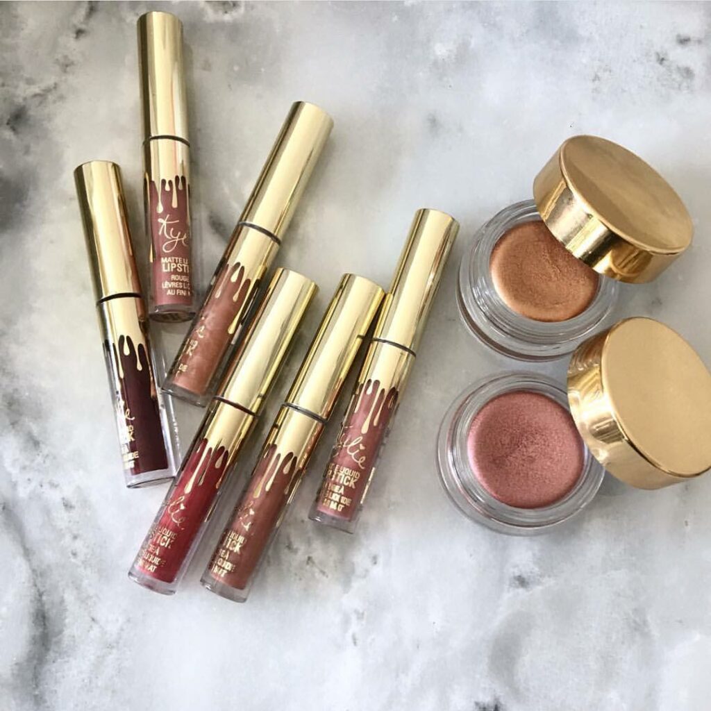 Mini Mattes & CRÈME Shadows TODAY at 3pm pst....