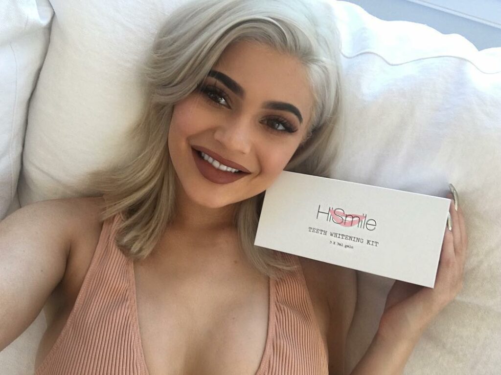 Smiling with @hismileteeth  #ad #hismile #teethwhitening...