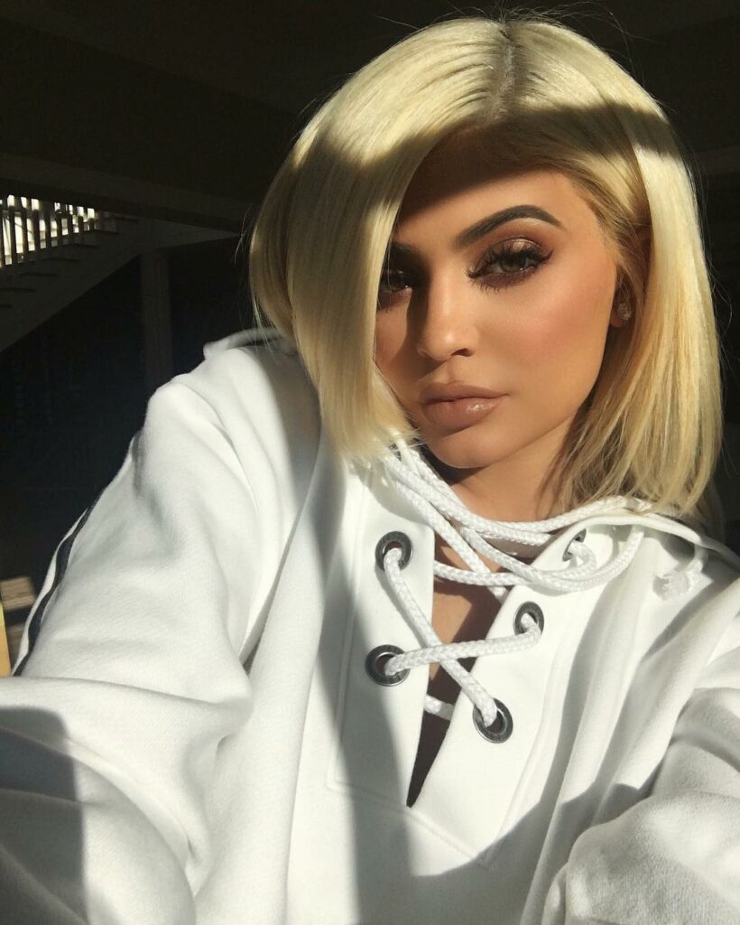 Wearing DOLCE lip liner $14 and LITERALLY gloss $15. Available right now on Kyli...
