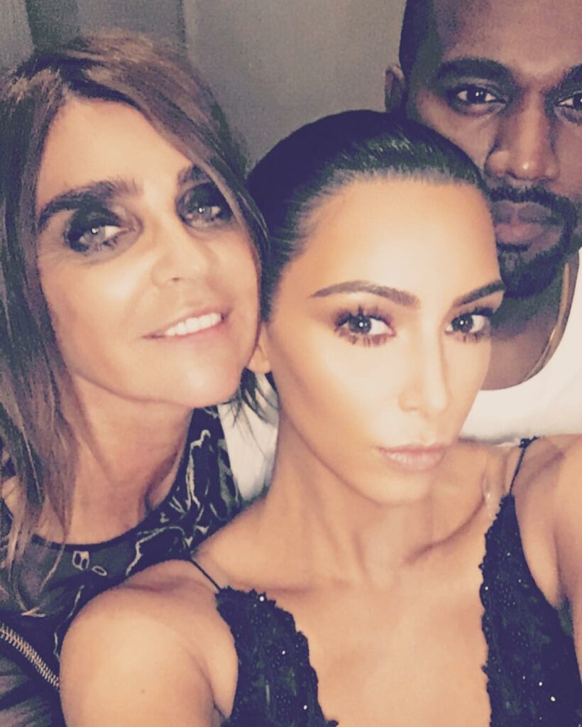 The icon herself @carineroitfeld and of course we're matching in @givenchyoffici...