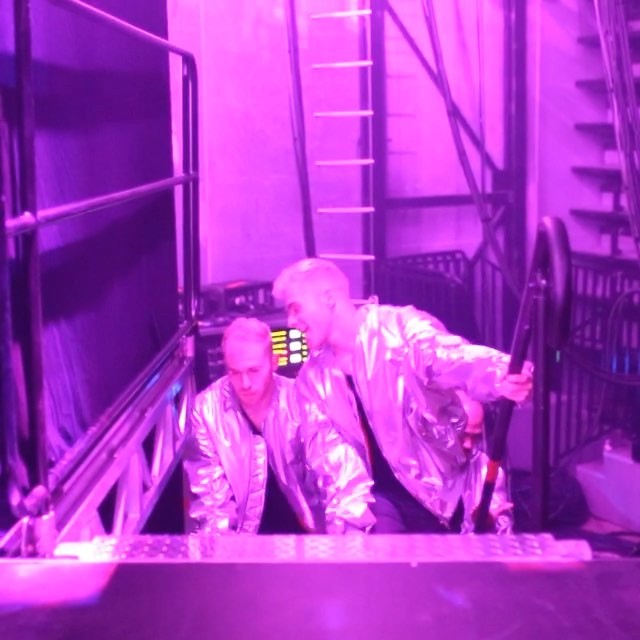 that time my twins were already in it backstage @brilovelife @iamskot i love you...