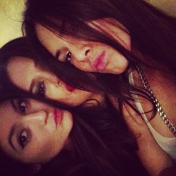 sistersssss @kyliejenner @khloekardashian...