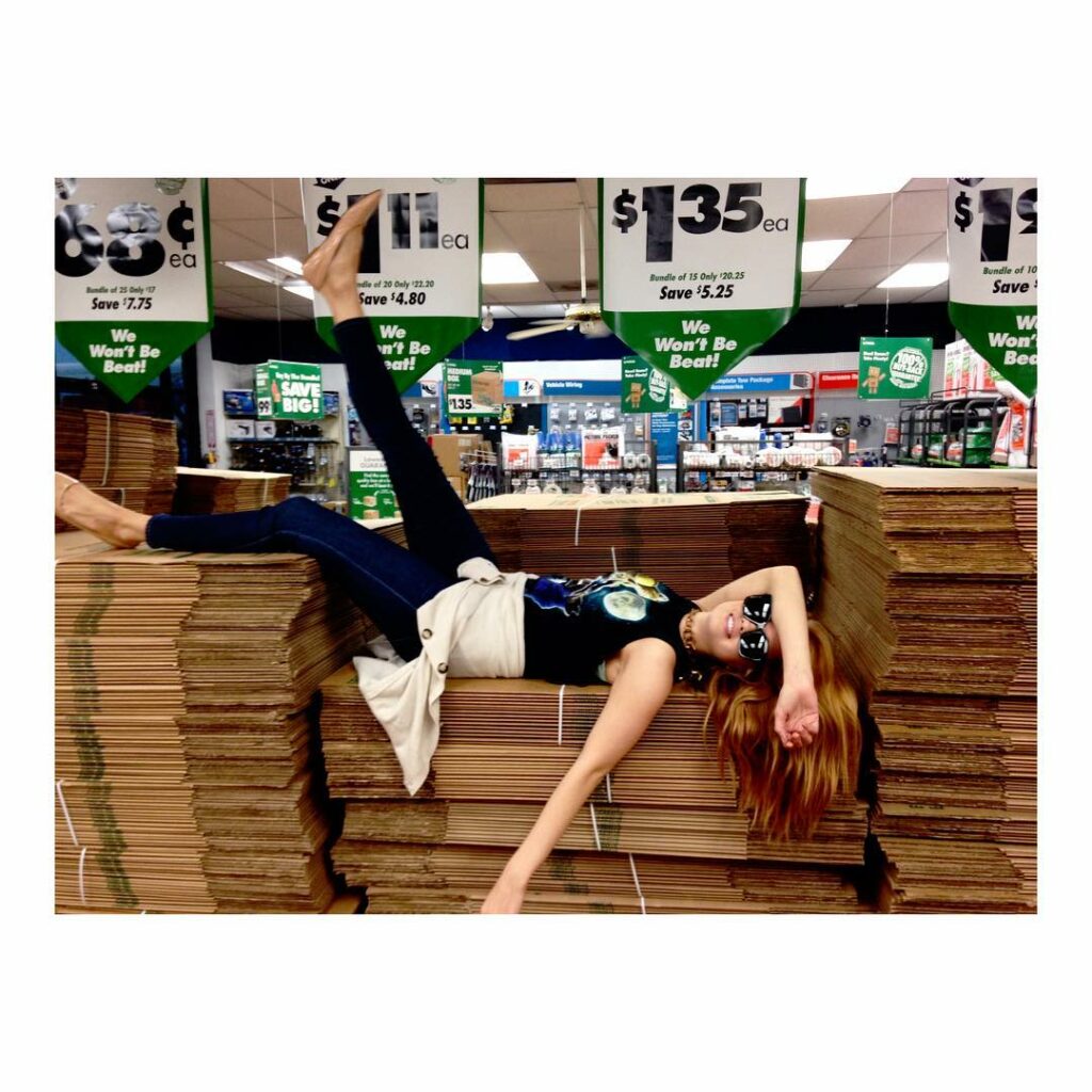 dream date: buy me food and take me shopping for boxes...