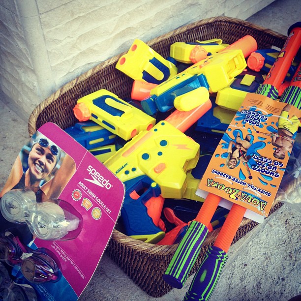 #messwithus #dareyou #waterfight? @maddyjohnsonn @spencerjohnson @kylieejennerr...
