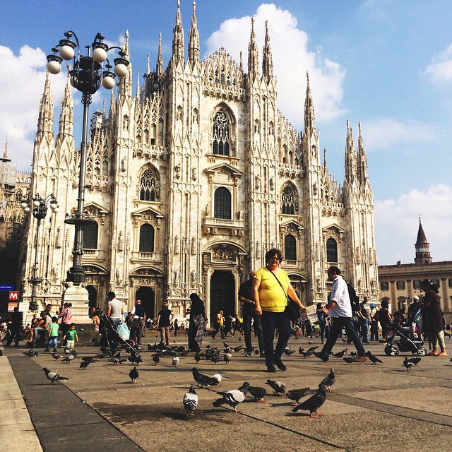 pizza, Duomo, pigeons...lady in a yellow shirt...