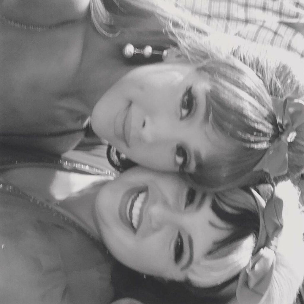 she's sunshine @maddiebaillio #HairsprayLive #TracyNPenny ♡...