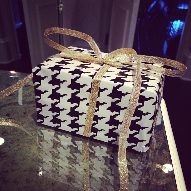 dads birthday present... im such a good little gift wrapper  ...