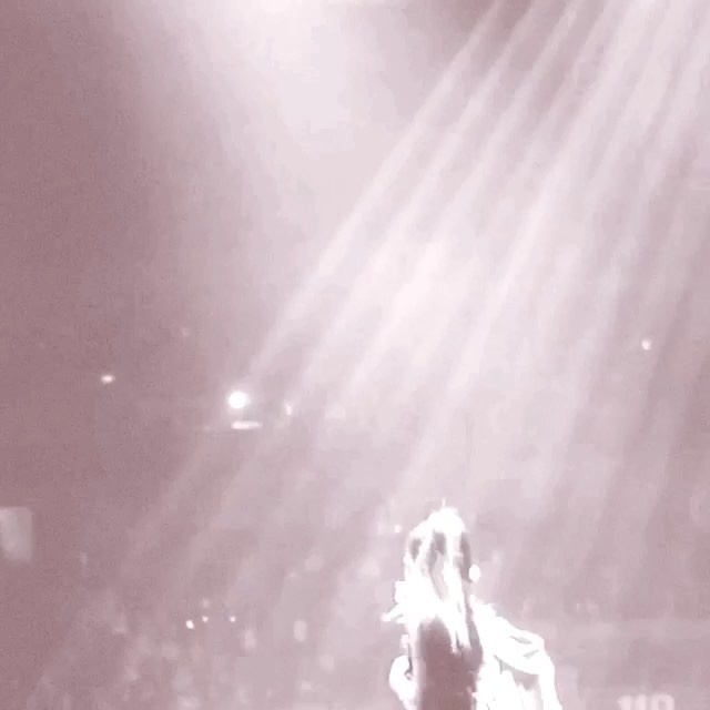 when i had the time of my life on the honeymoon tour ♡ you're what i adore ~ @da...