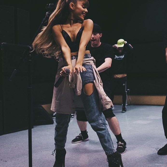 @dangerouswomantour...
