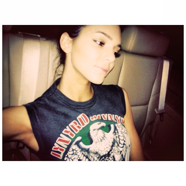 I was starring at @kyliejenner can't you tell I'm in love with her?...
