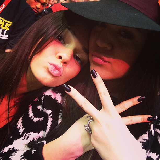 deuces!  @khloekardashian...