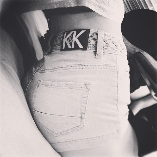 rockin our little shorty shorts in this heat! K&KCOLLECTION...
