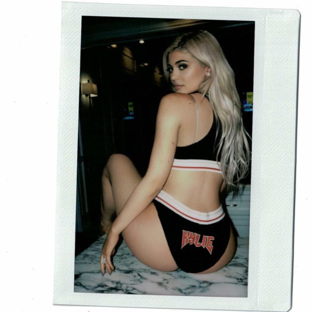 kyliejennershop.com...