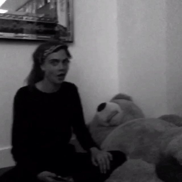 miss you Forest CaKe! @caradelevingne...