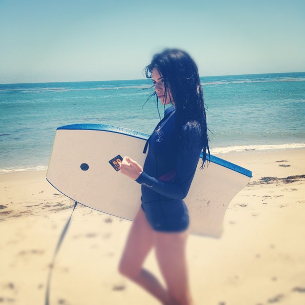 all dayyyyy ...waiting for my bro with the surfboards ...