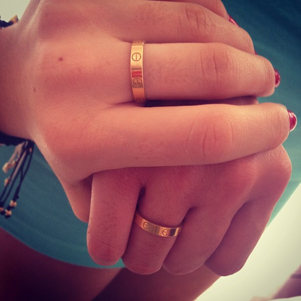 found my ring! @kylieejennerr stole it  #sisterrings...