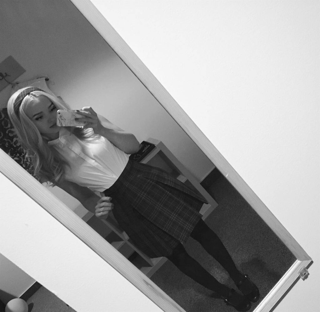 obsessed w liv's wardrobe this season

who's watching the all new #livandmaddie ...