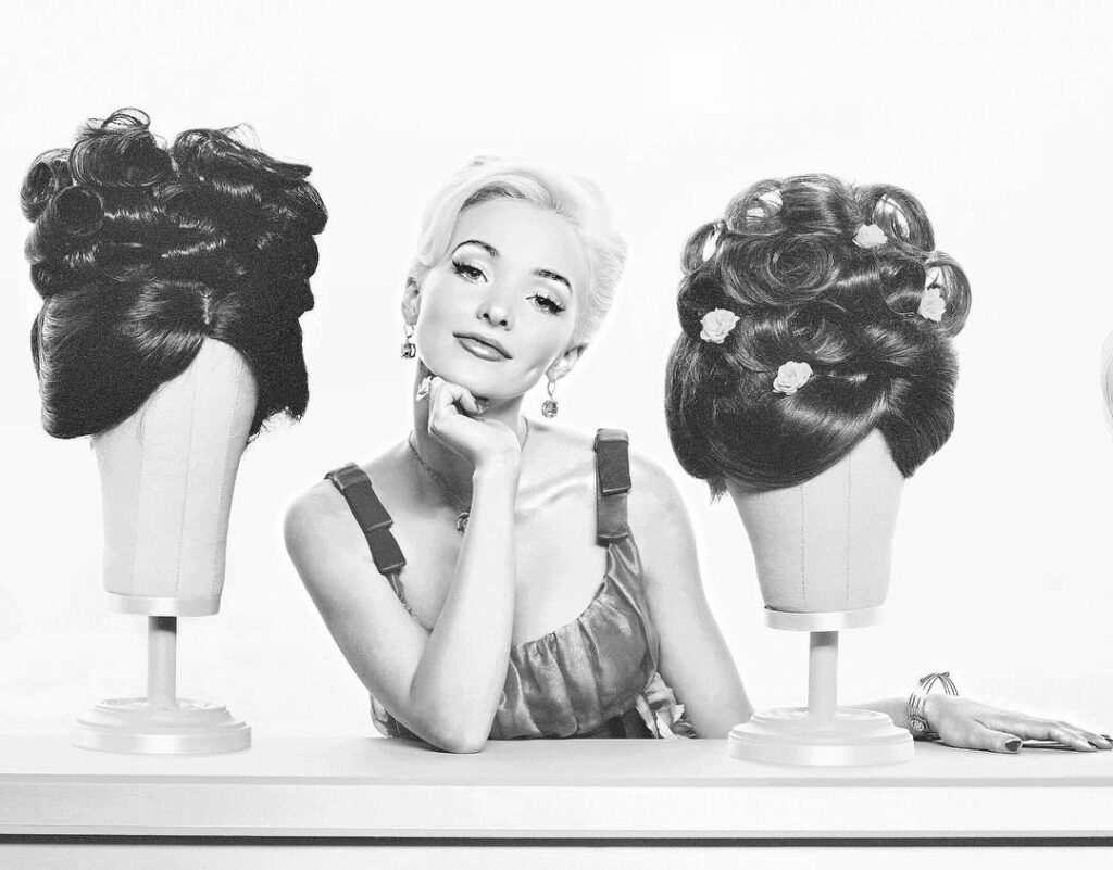 ONE WEEK 

#hairspraylive...