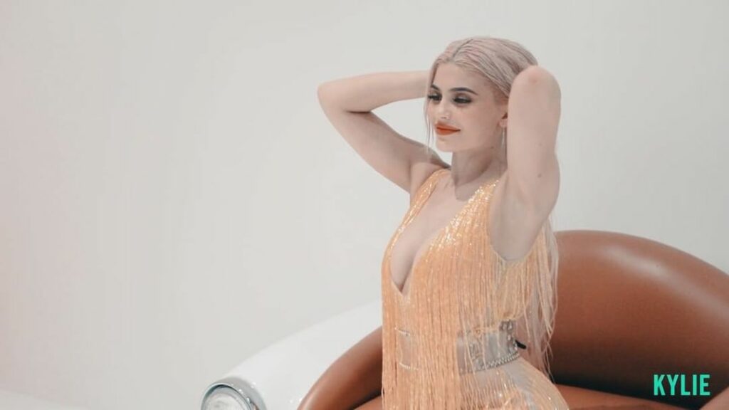 Watch the behind the scenes video from my Calendar Shoot on the Kylie Jenner Off...
