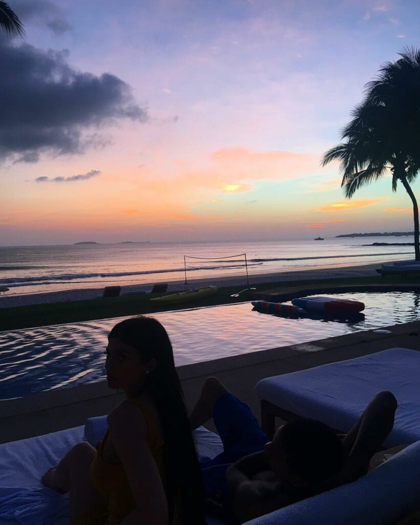PARADISE...