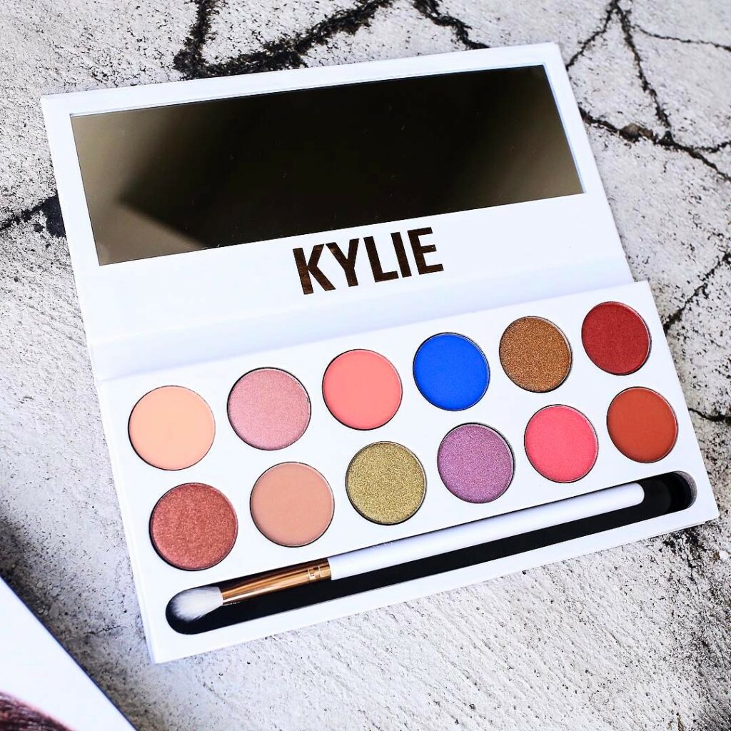 The Royal Peach Palette is back TOMORROW @ 3pm pst only on KylieCosmetics.com ...