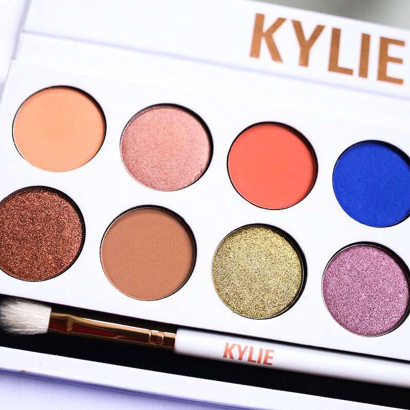 7 days  @kyliecosmetics #TheRoyalPeachPalette...