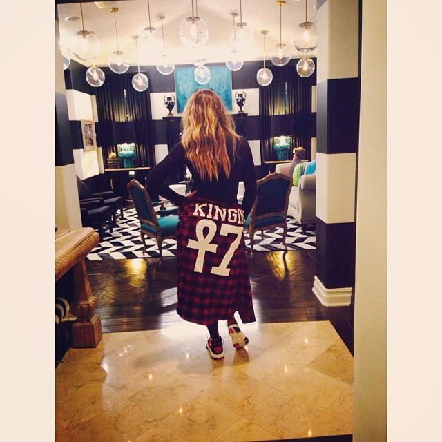 Kinging in my @lastkingsco #Flannel @kinggoldchains...