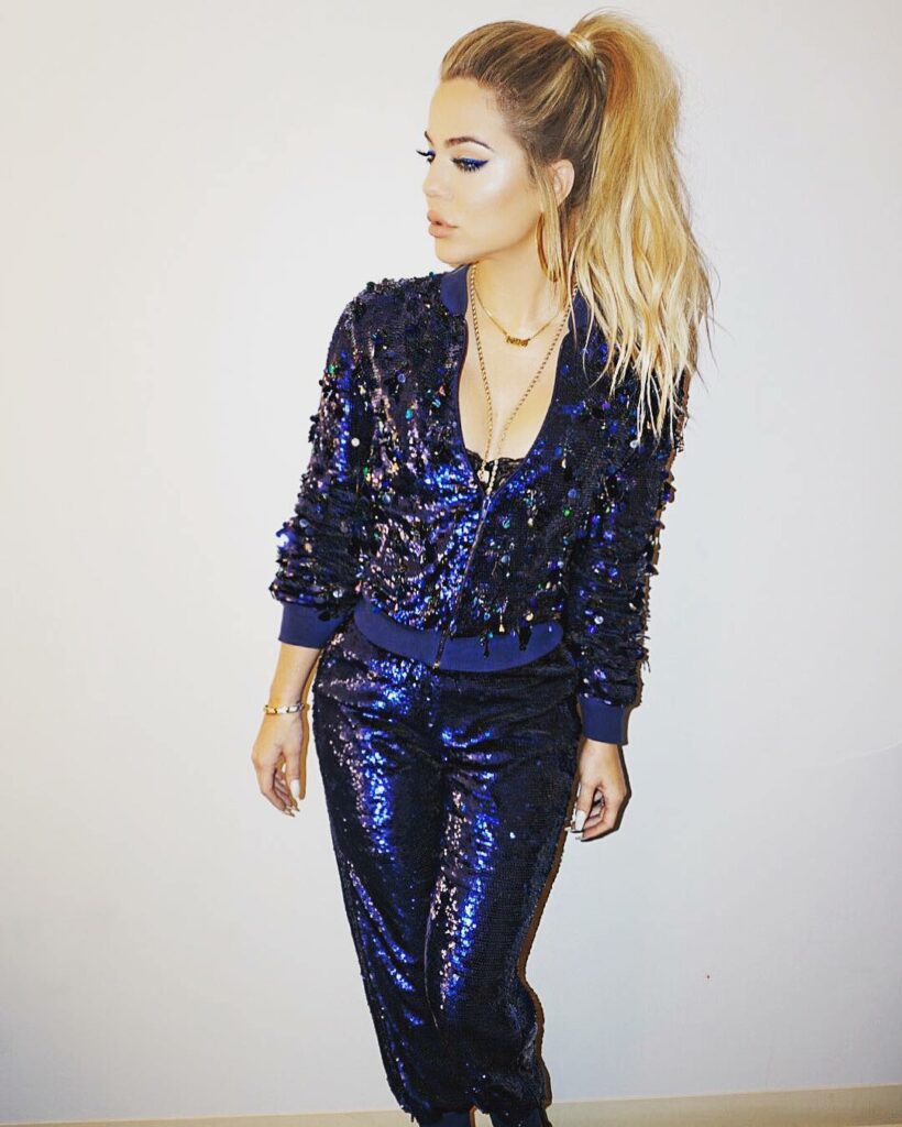 Thank you to my boo bear @monicarosestyle for finding me this dope ass ALL sequi...