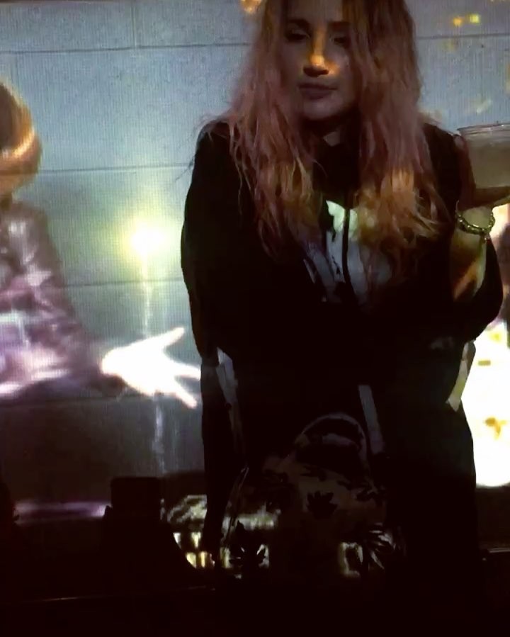 Dope Women Eating Pizza @h0tgirlseatingpizza @marta.jpeg...