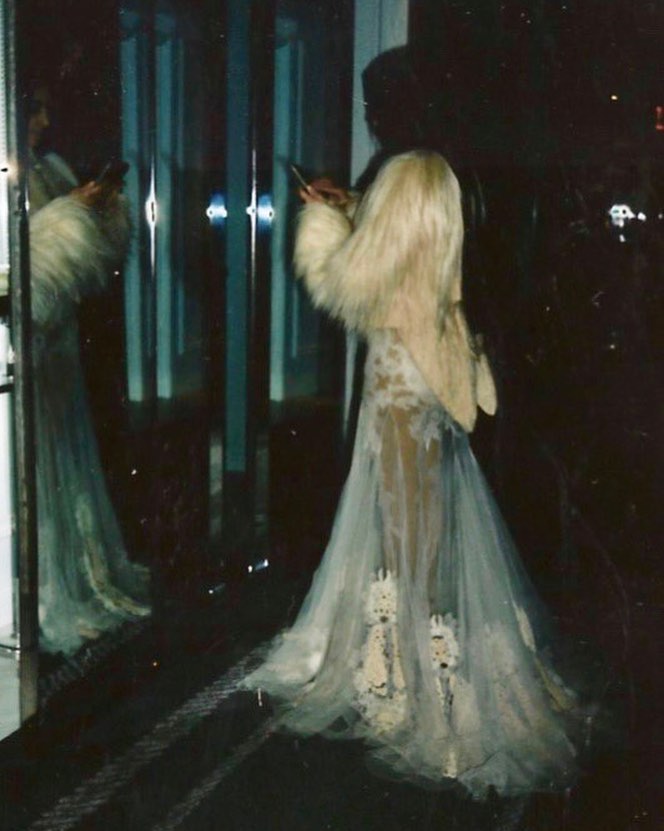 Possibly one of my favorite gowns ever! Thank you @riccardotisci17 @givenchyoffi...