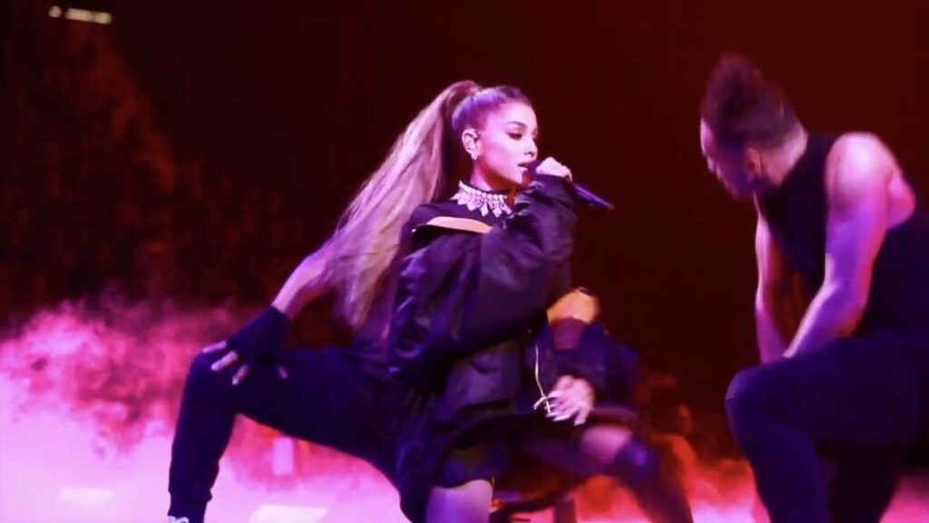#everyday ♡ @dangerouswomantour ♡ : @alfredoflores...