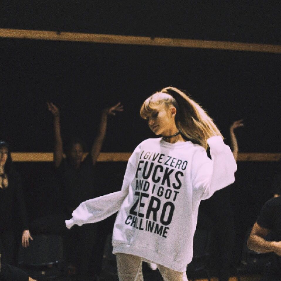 ‪#DangerousWomanTour merch now available online ♡   
...
