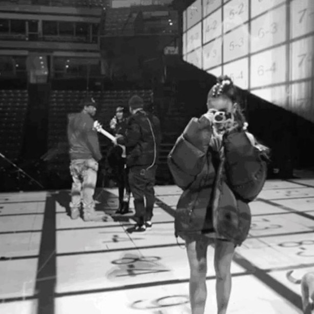 sound check w my sis @bia ♡  @dangerouswomantour see you tonight
: @alfredoflore...