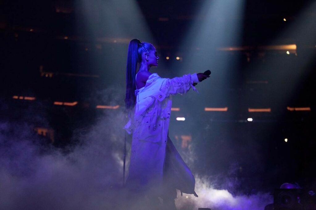 see you tonight @dangerouswomantour ♡...